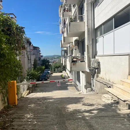 Plant House Τίρανα