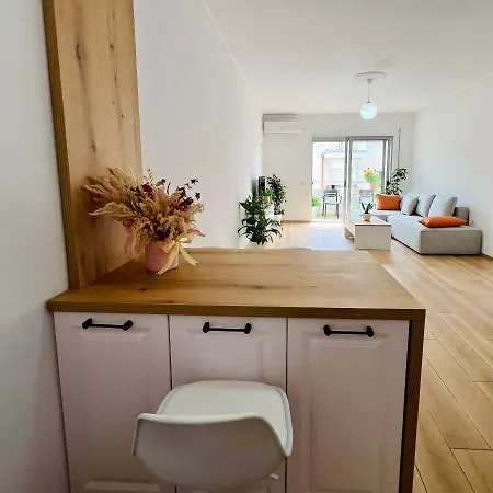 Plant House * Τίρανα