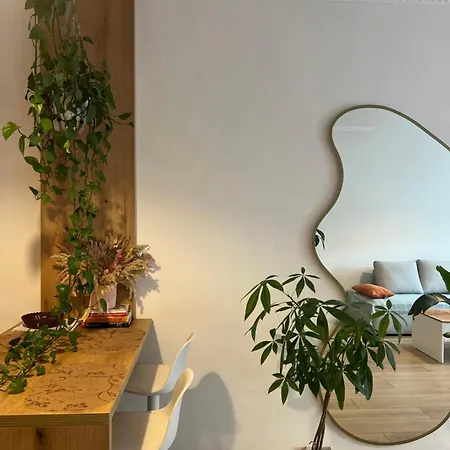 Plant House Apartment *